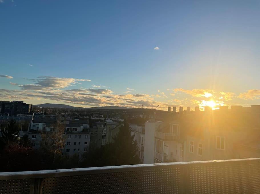Ferienwohnung Rooftop Terrace- Panoramablick Ueber Wien Exterior foto